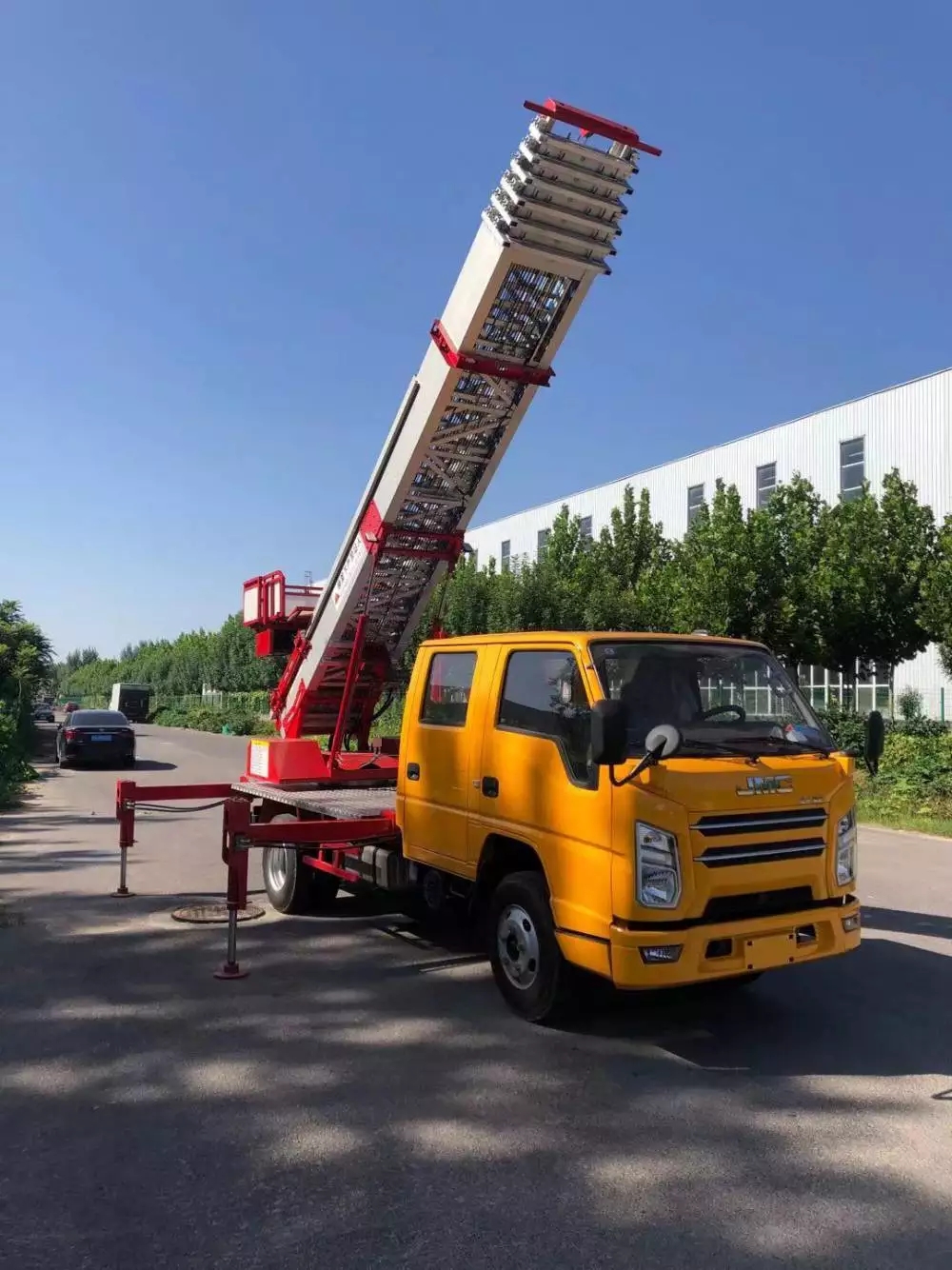 殷都附近的云梯车出租服务：轻松解决高空作业需求